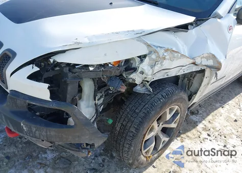 2016 Jeep Cherokee Trailhawk z USA, uszkodzony, nr VIN 1C4PJMBS9GW373031